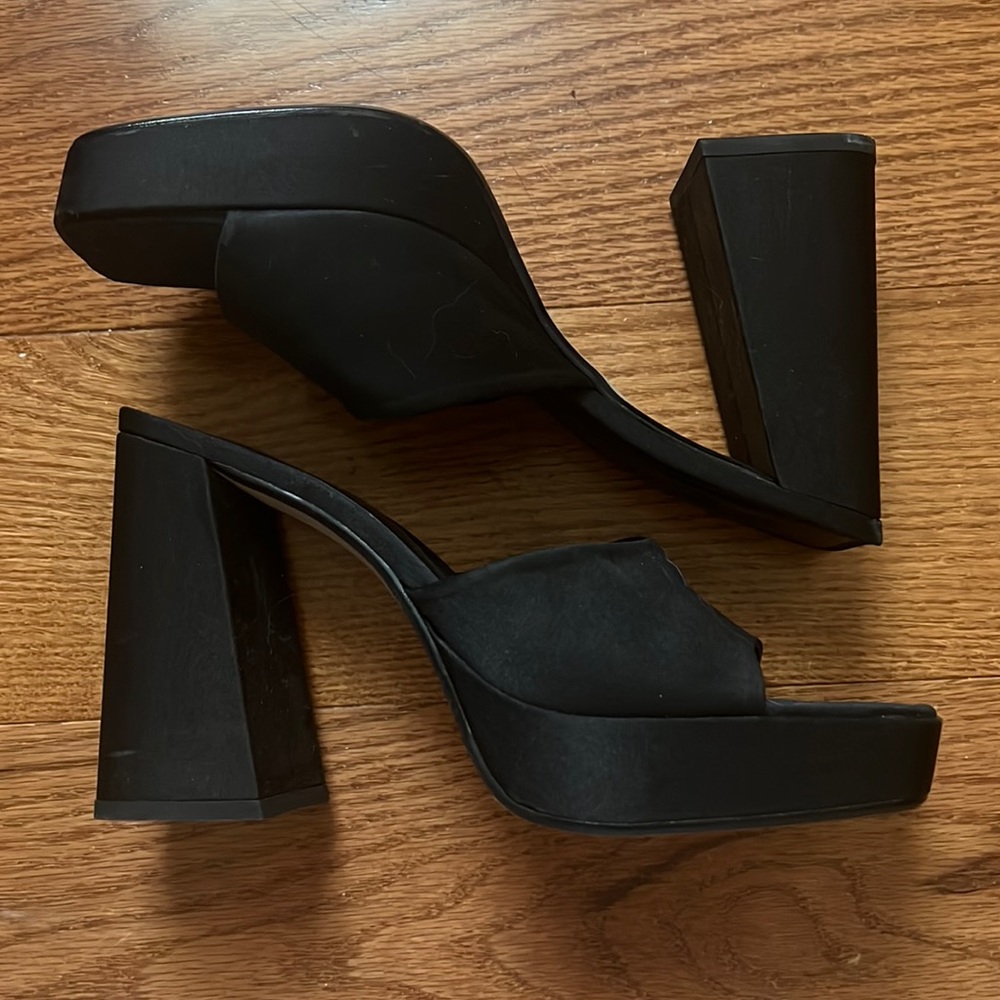 black zara block heels 🍒